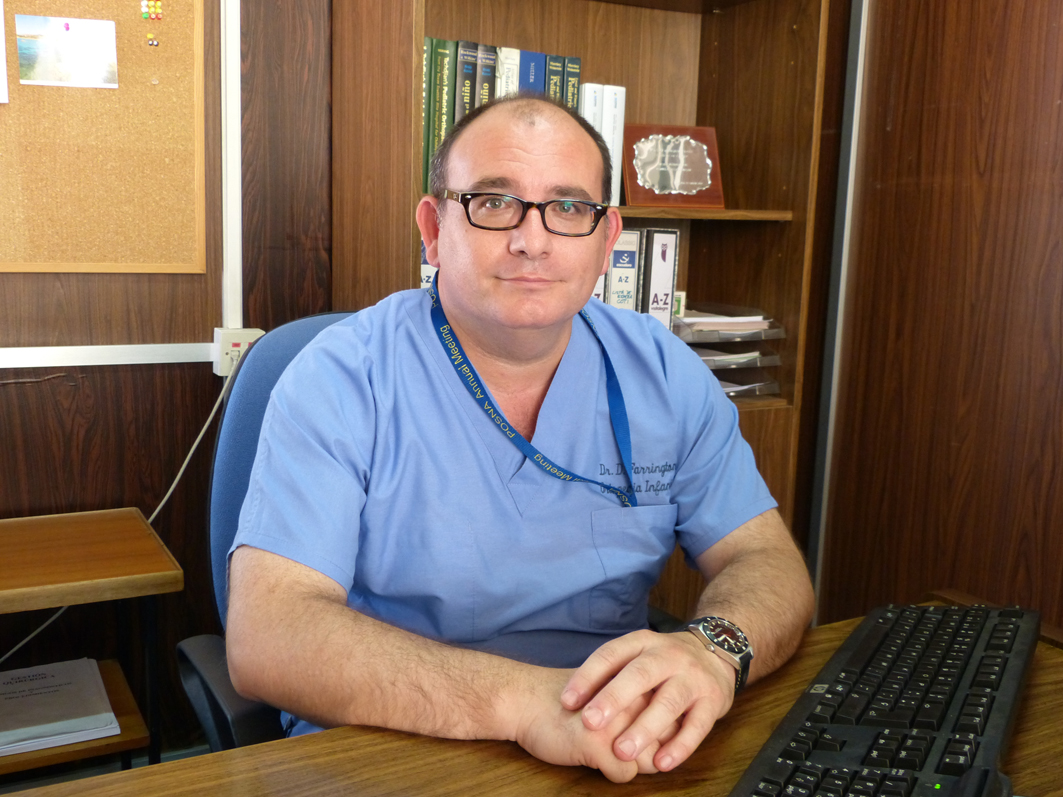 David Farrington, jefe de sección de Cirugía Ortopédica y Traumatología Infantil en el Hospital Virgen del Rocío