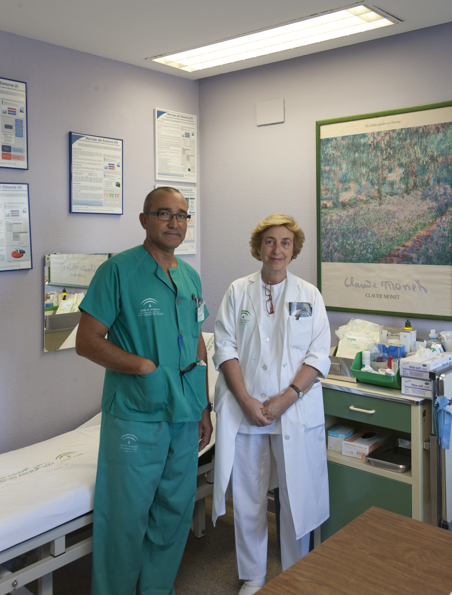 Sebastián Rivera y Carmen Durán, enfermeros responsables de la Unidad de Apoyo al Paciente Ostomizado