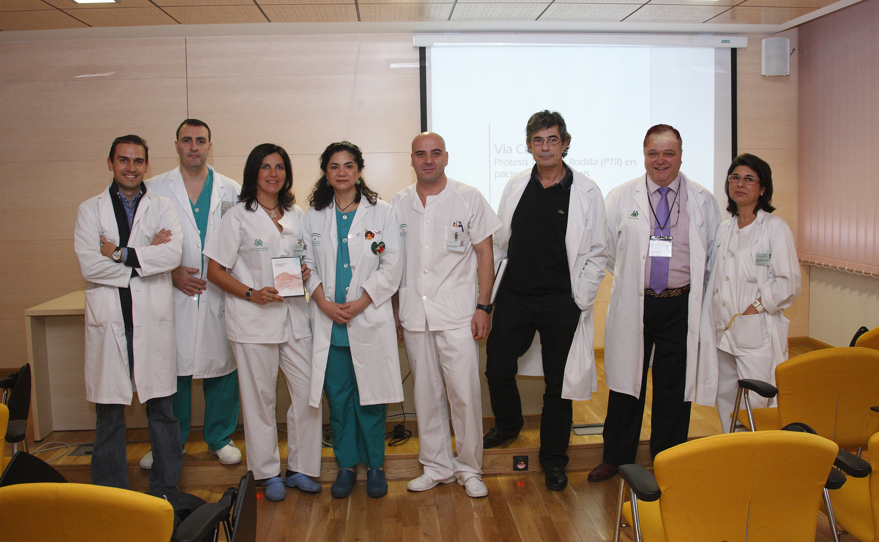 Profesionales de Cirugía Ortopédica y Traumatología que han elaborado la Vía Clínica de Prótesis Total de Rodilla