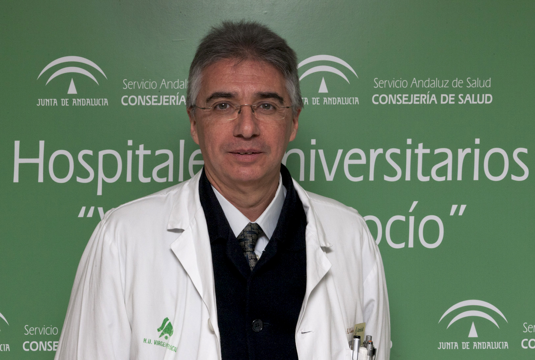 Enrique Calderón, internista del Hospital Virgen del Rocío e investigador del IBIS