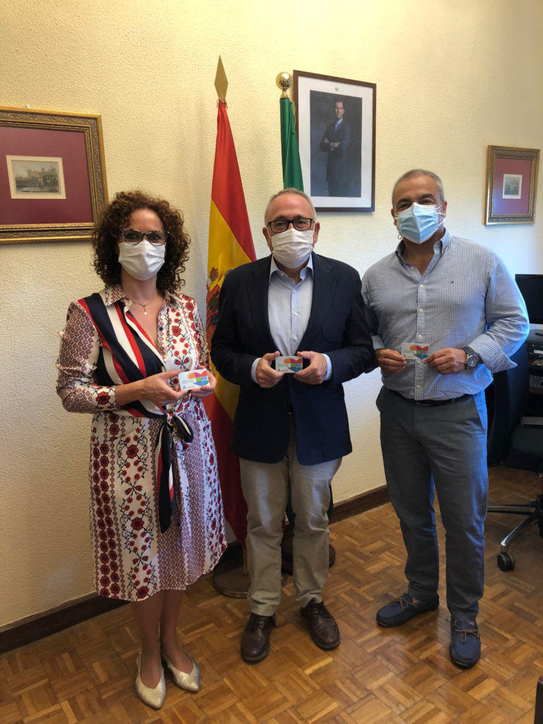 posado de los responsables de trasplantes junto al decano judicial de Sevilla