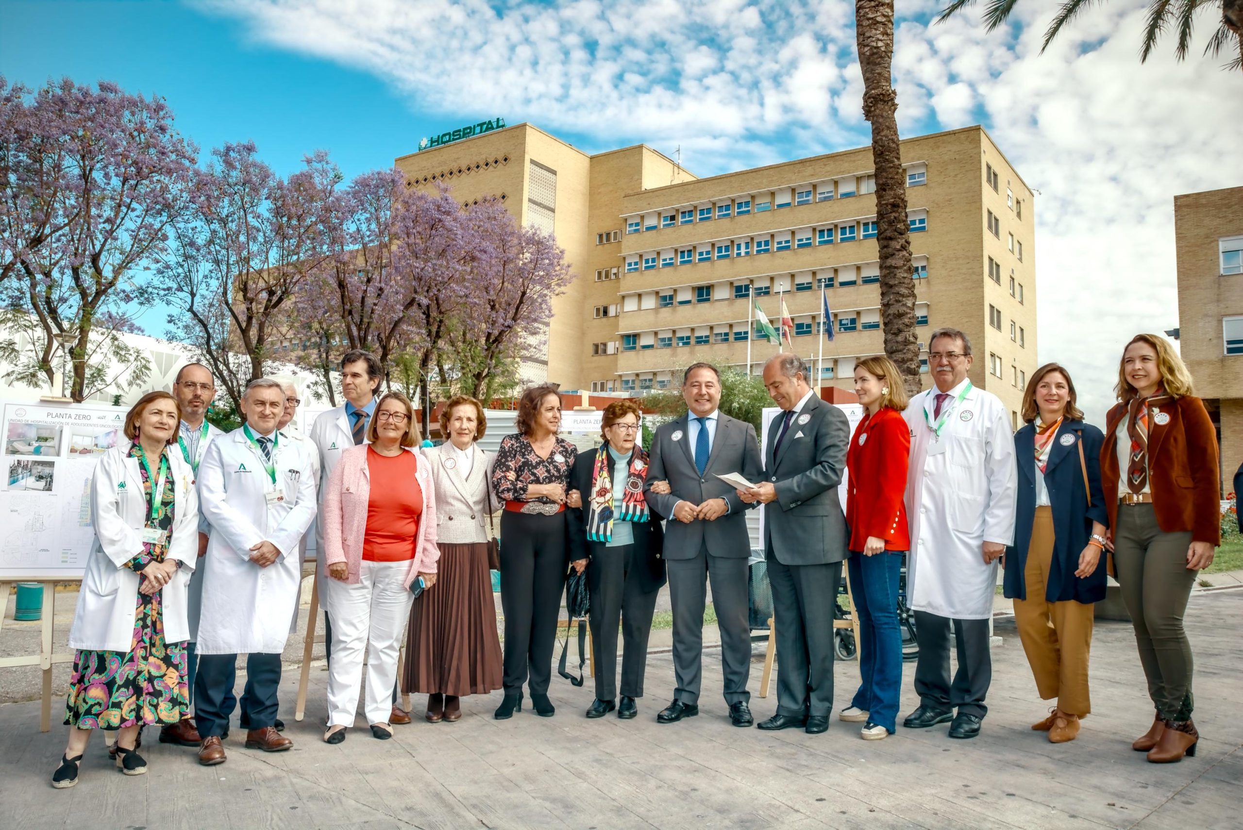 Visita de la Consejera de Salud y Autoridades a las obras de la Planta Zero de Andex en el Hospital Infantil del Hospital Virgen del Rocío, de Sevilla.