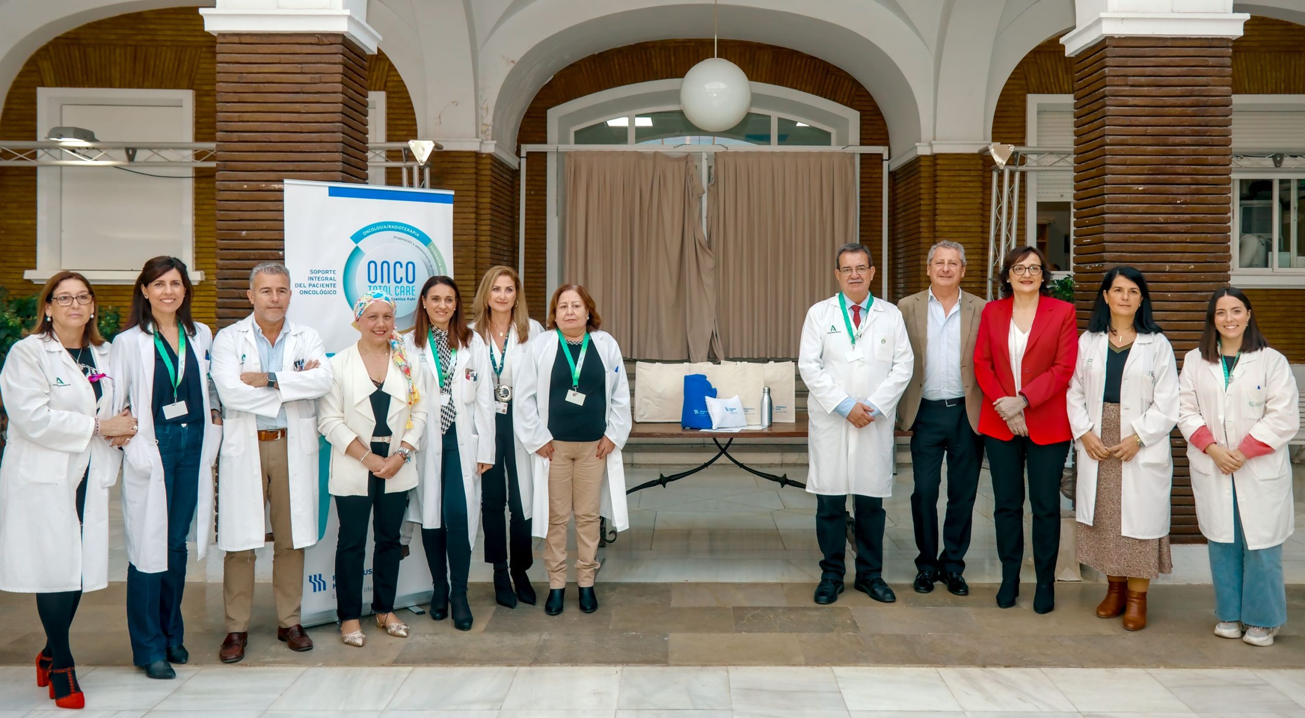 Presentación del Kit Saludable para pacientes oncológicos sistémicos del hospital de día de Oncología, del Hospital Virgen del Rocío, de Sevilla.